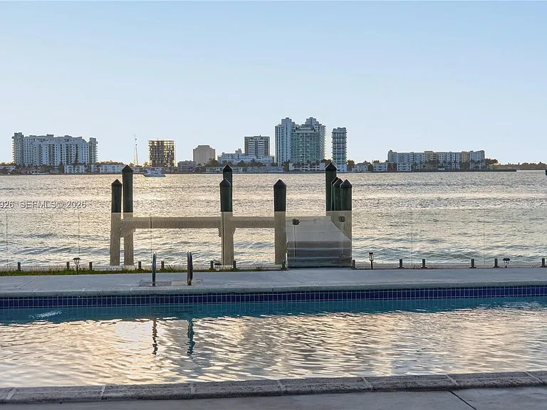 1101 S Shore Dr #1 — Photo 33