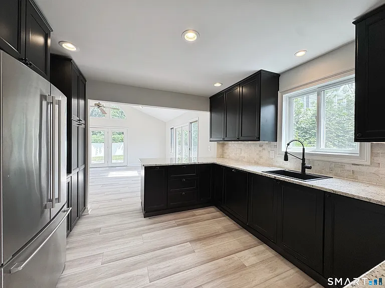 10 Harvann Rd — Photo 3