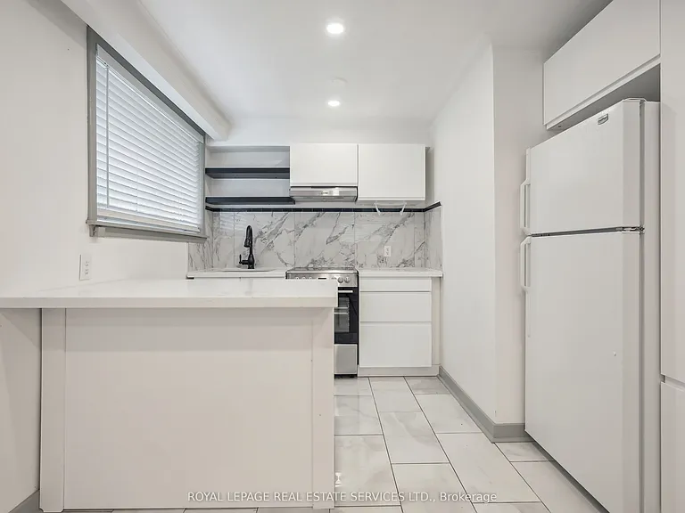 18 33rd St #6 — Photo 11