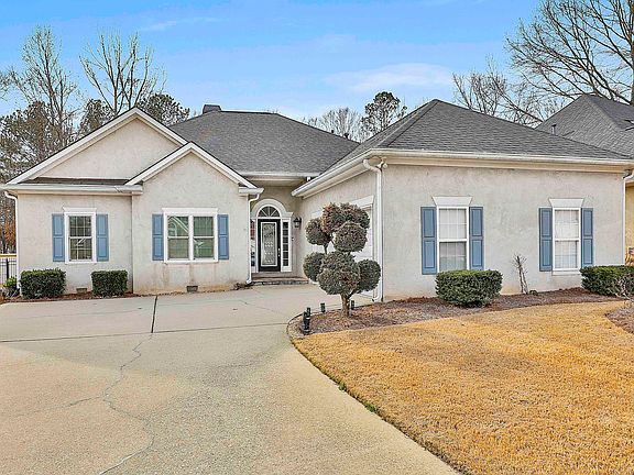 2nd image of 207 Prestwick Way N