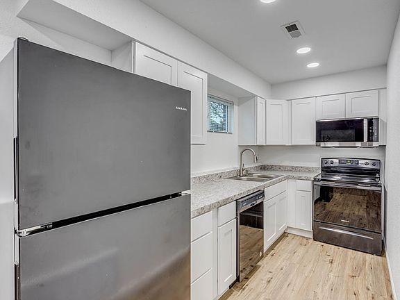 5th image of 307 S Seneca St APT 101