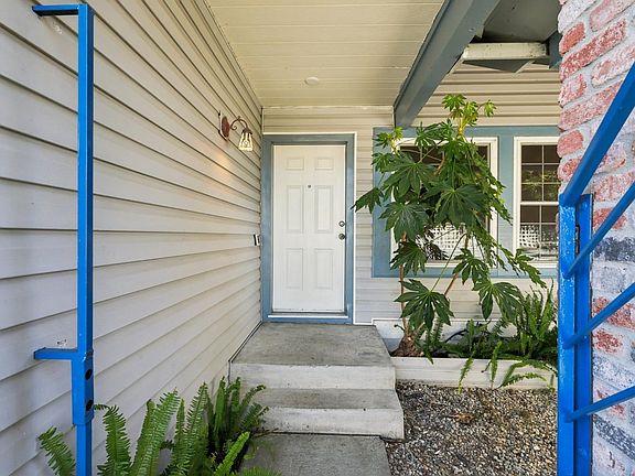 2nd image of 1553 Holly Avenue