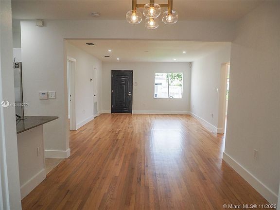 2nd image of 8934 Carlyle Ave #0