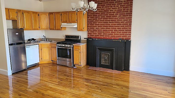 1st image of 336 Lafayette Ave APT 3