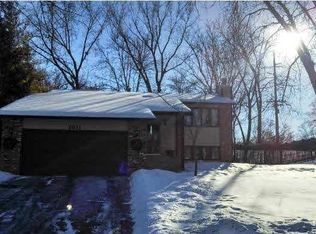 1911 E 125th St, Burnsville, MN 55337