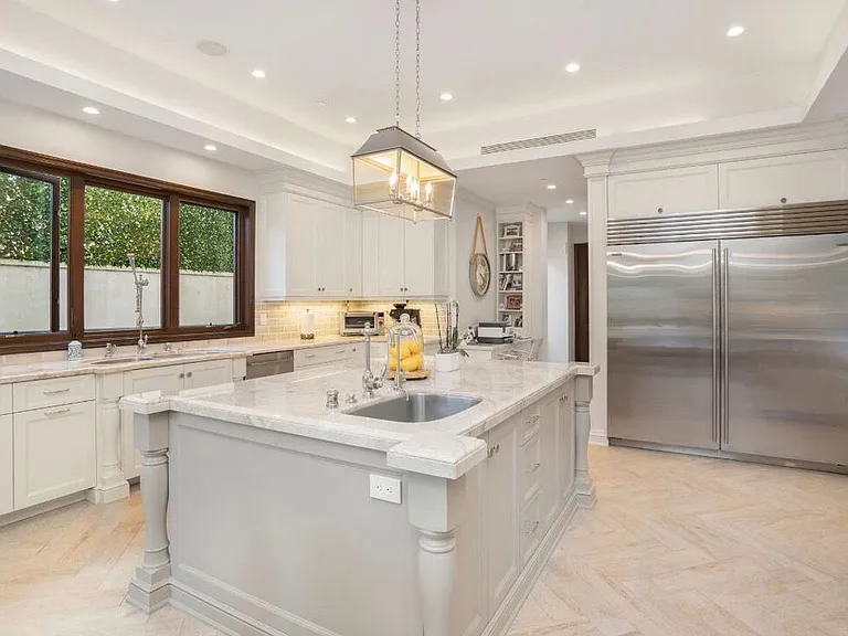 333 S Canon Dr — Photo 10