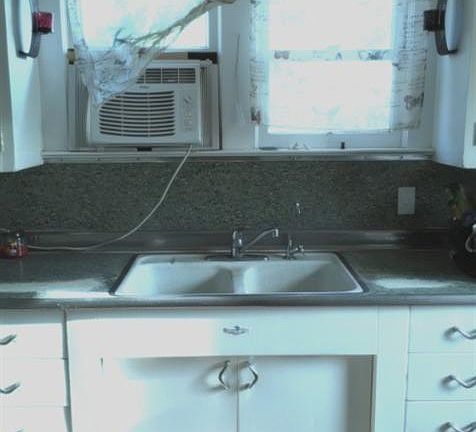 3rd image of 302 E Yale Ave