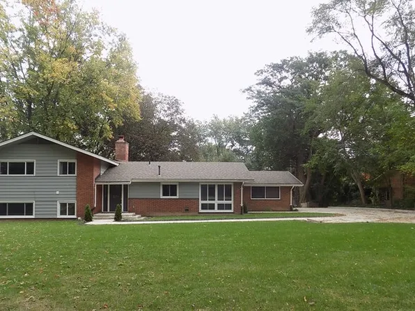 3350 Adams Rd, Troy, MI 48084