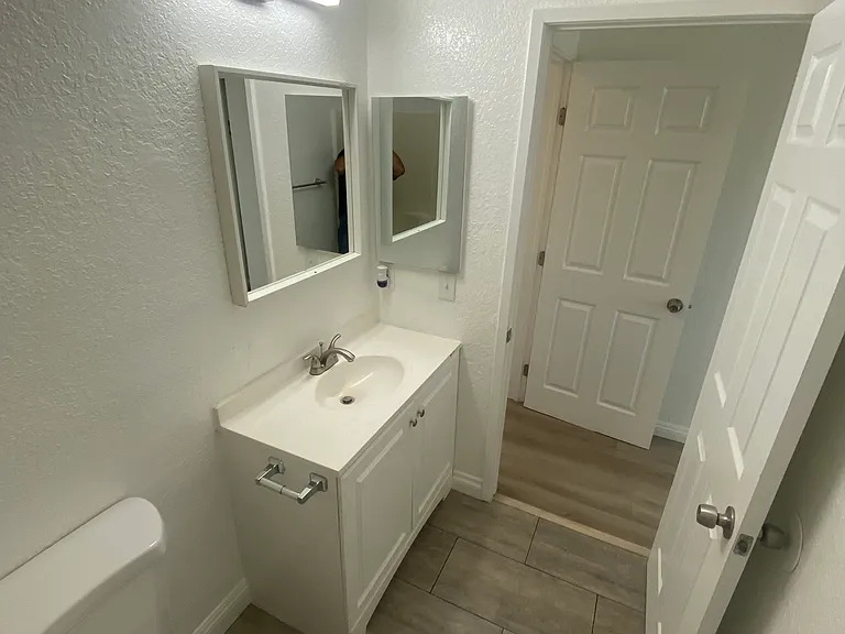 1121 Barstow Rd #C — Photo 17