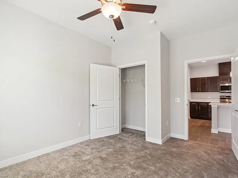 Sunland Flats — Photo 8