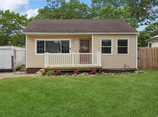 66 John Dr, Farmingville, NY 11738