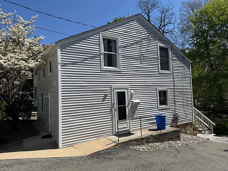 20 Maple Ave — Photo 11