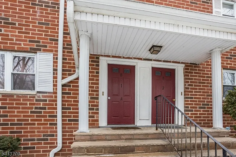 1 bed, 1.0 bath, 800 sqft, $1,875 — Photo 2
