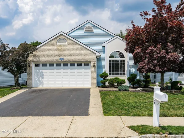 5 Plymouth Court, Toms River, NJ 08757