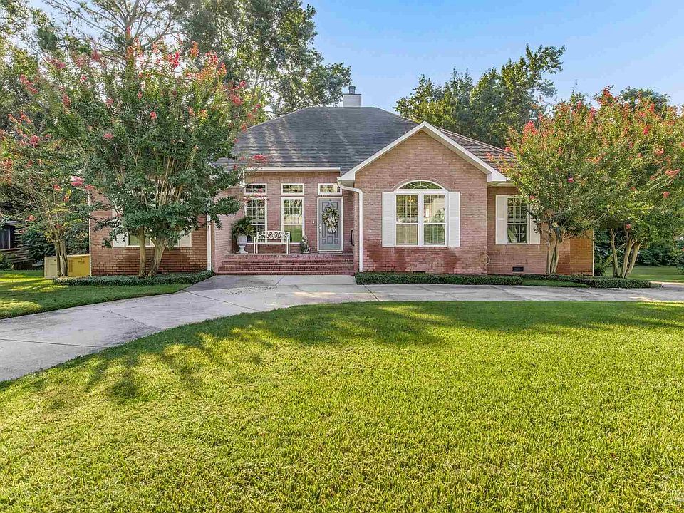 1st image of 7656 Brook Forest Dr