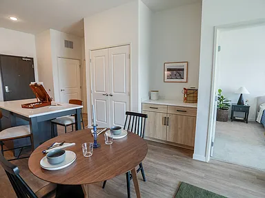 Eloise - 1 Bedroom