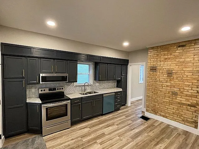 1321 Washington Ave photo 1