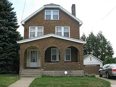213 Meridan St photo 1