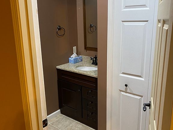 4th image of 110 King St #B