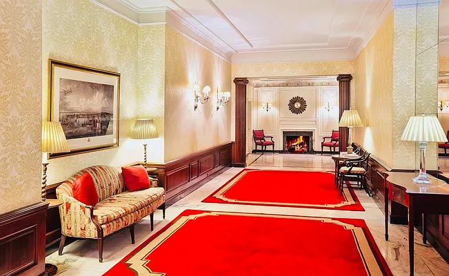 Sold by Compass | media 20