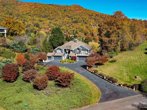 19 Chickering Ln, Waynesville, NC 28786