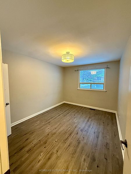 Ajax House for rent - 3 Bedrooms — photo 2