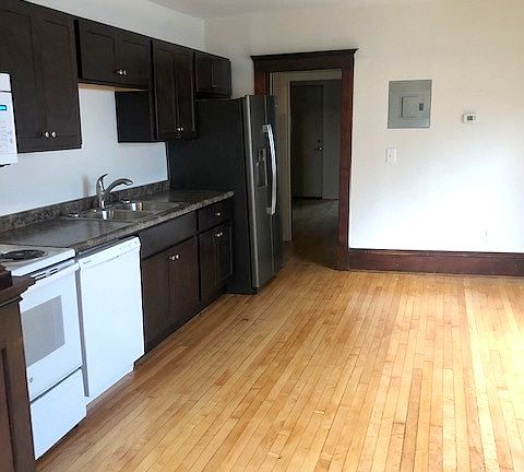 2nd image of 328 Gramercy Ave N #4