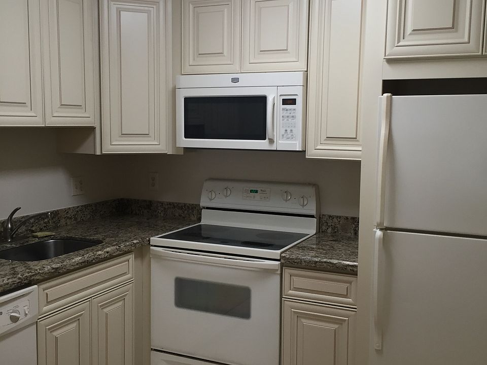 1st image of 11018 Royal Palm Blvd