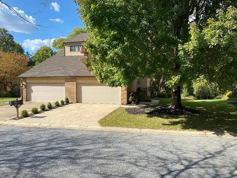 111 Falcon Ln — Photo 4