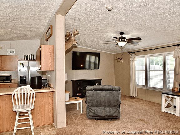 5th image of 1071 Watts Rd