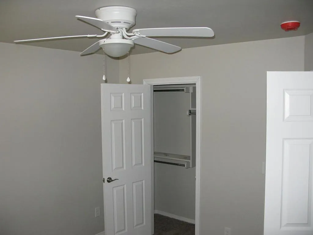 11719 Surrey Hills Blvd. Yukon, OK. 73099 — Photo 3