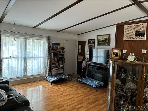 5th image of 420 Weinland St