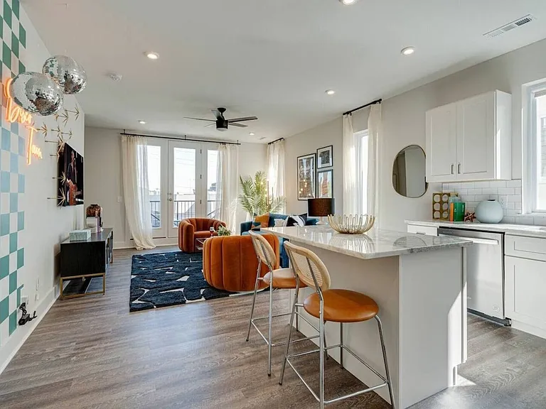 5623 Lenox Ave — Photo 3