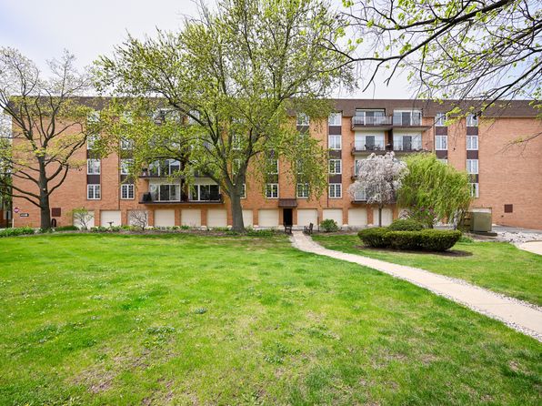441 N Park Blvd APT 3I, Glen Ellyn, IL 60137
