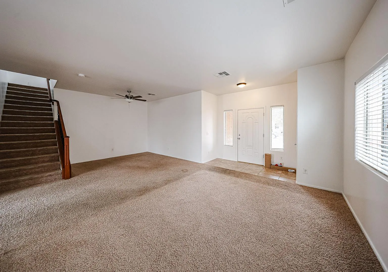 3 bed, 2.5 bath, 2325 sqft, $1,995 — Photo 4