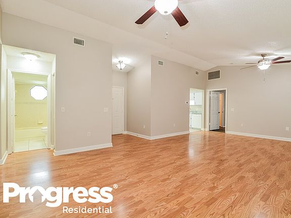 3rd image of 12631 Bay Hill Dr