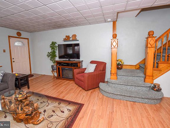 5th image of 6117 Montague St