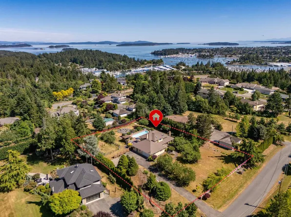 11109 Tanager Rd, North Saanich, BC V8L 5N5