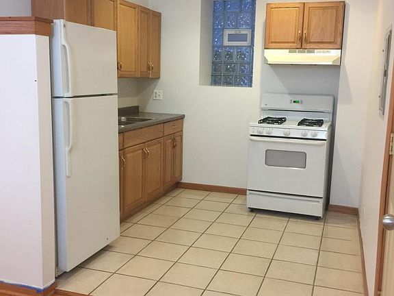 3rd image of 1301 N Maplewood Ave APT B