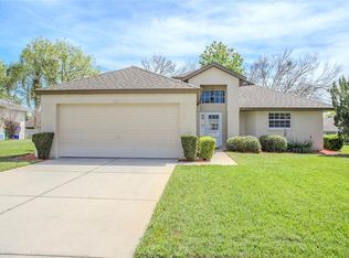 4913 Treasure Cay Rd, Tavares, FL 32778