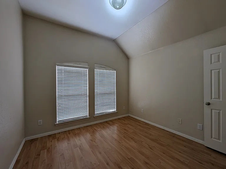 9200 Blue Water Dr — Photo 7