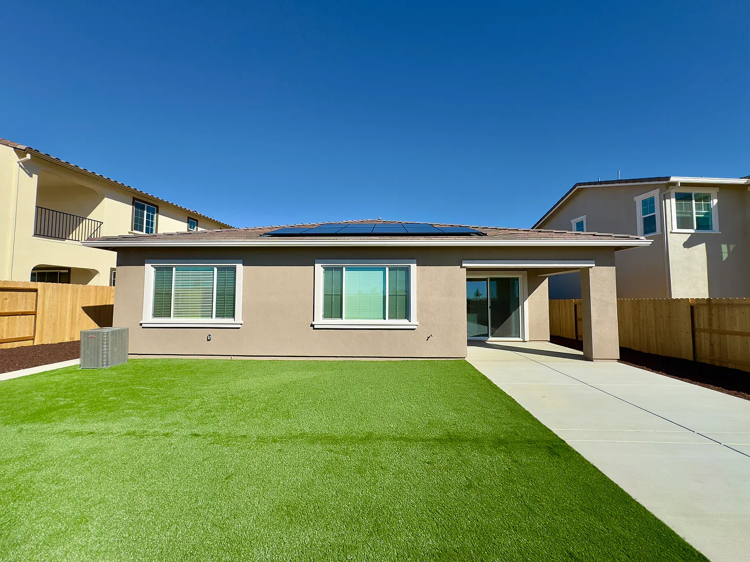 4 bed, 2.5 bath, 2154 sqft, $3,250 — Photo 1