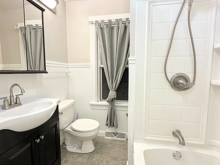 7104 Schoyer Ave — Photo 18