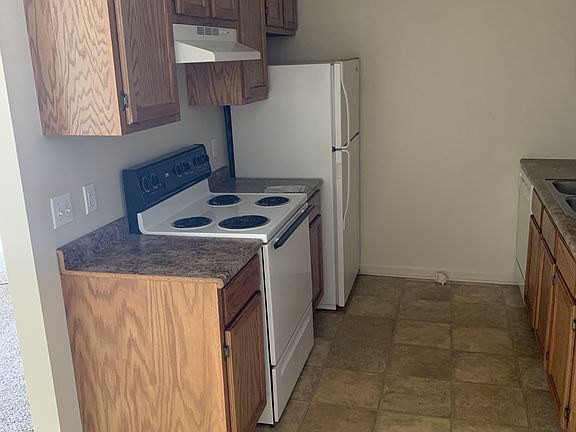 3rd image of 2400 McConnell Cir APT 12