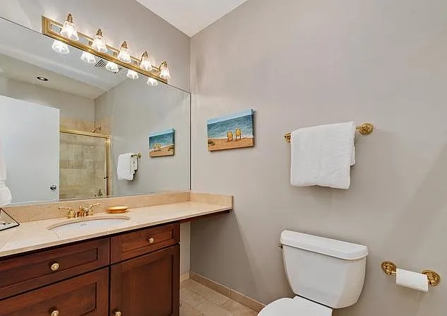 641 W Wayman St #D — Photo 15