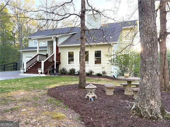 402 Hunters Ct, Ball Ground, GA 30107