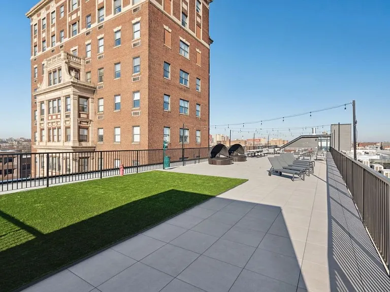 722 W Thompson St #207 — Photo 30