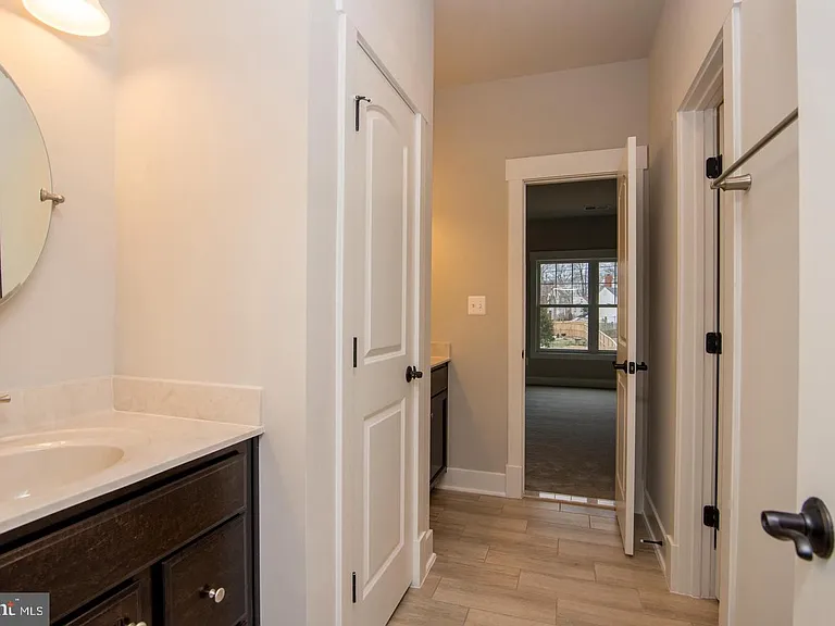 6928 Regent Ln — Photo 36