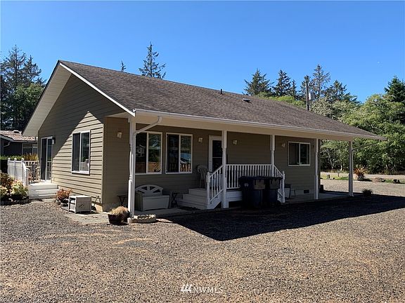 3rd image of 281 Cakesosta Avenue SE