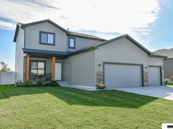5840 SW 8th St, Lincoln, NE 68523